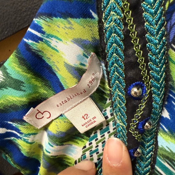 Vibrant Sleeveless Chevron Dress - Picture 2 of 3